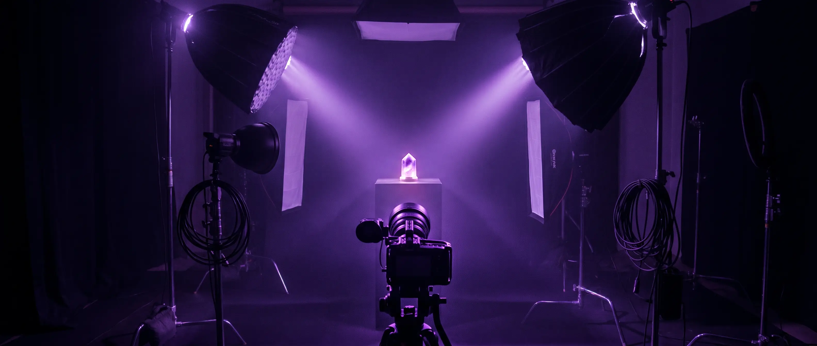 Set de fotografia profissional iluminado em roxo